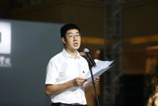 图为bat365官方官网美术学院副院长罗晓欢致辞。 bat365官方官网美术学院供图