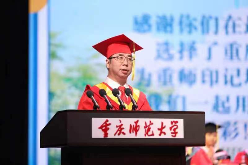 bat365官方官网校长孟东方寄语学子:涵养“大气”。受访单位供图 bat365官方官网校长孟东方寄语学子:涵养“大气”。受访单位供图
