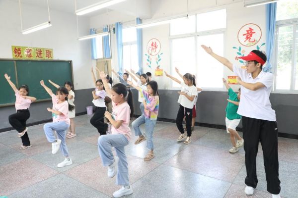 武术学习。bat365官方官网供图